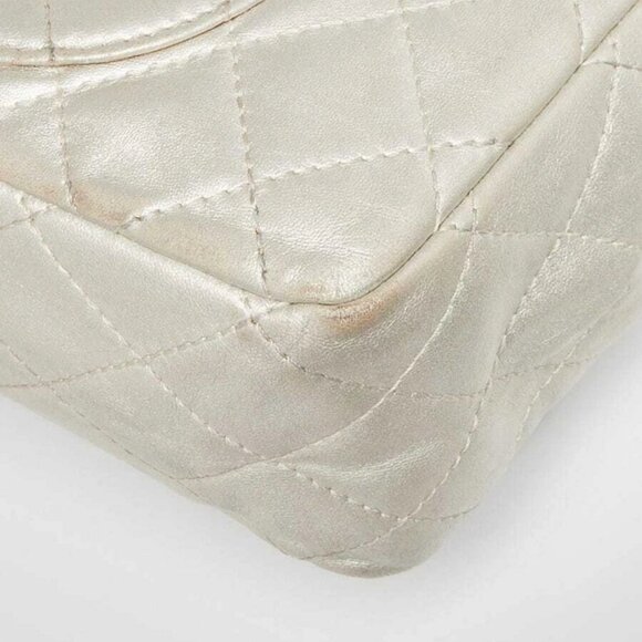 Chanel Silver 2.55 Reissue Quilted Lambskin Leather 227 Jumbo Flap Bag - Picture 4 of 12